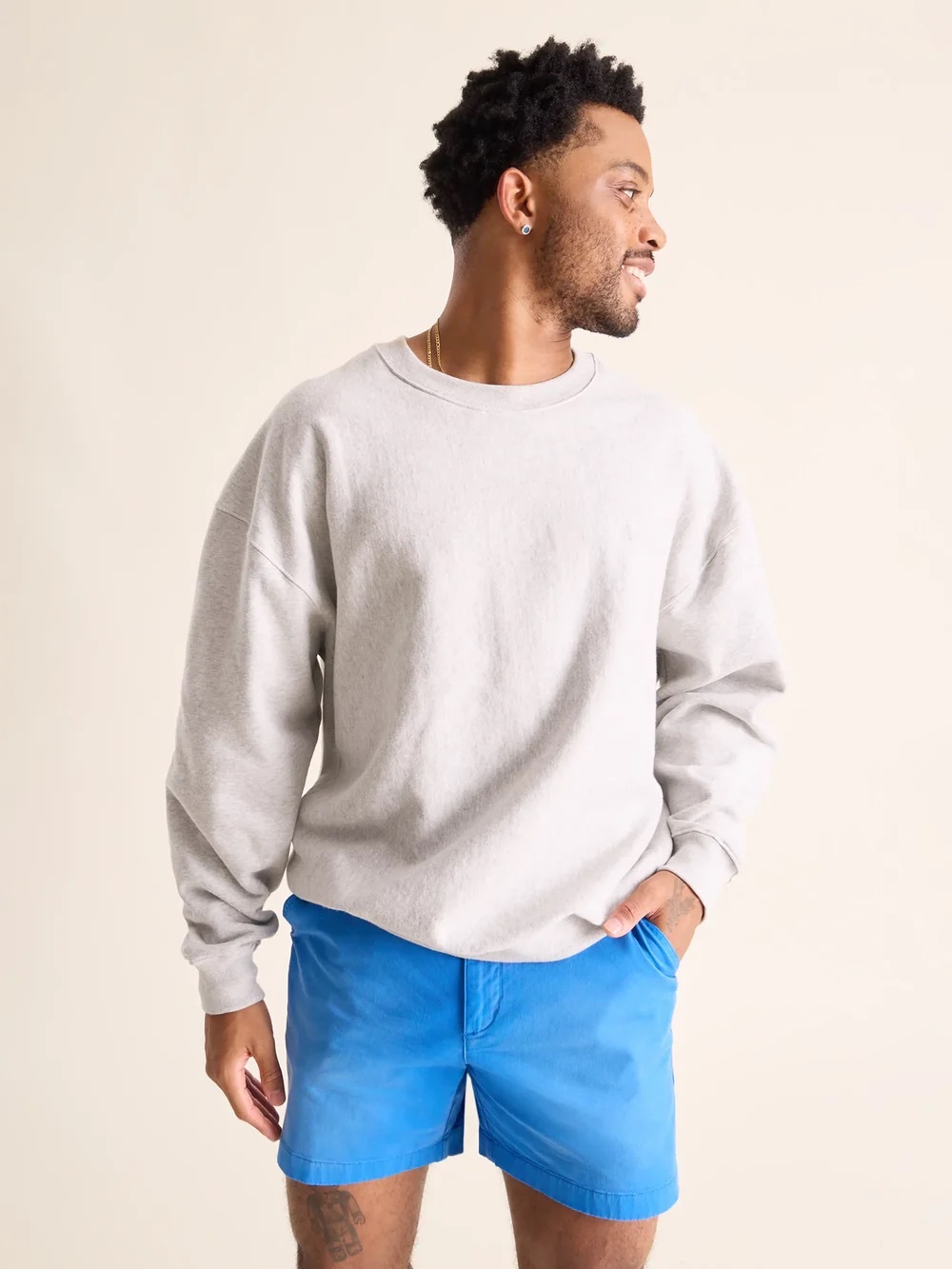 Chubbies 6th Period Comfort Crewneck Sweatshirt L Light Grey Casual Cozy NEW